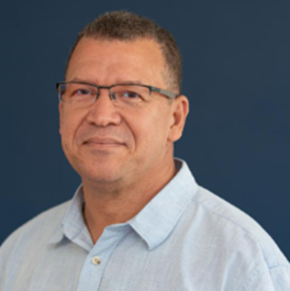 A person wearing glasses
Description automatically generated with medium confidence