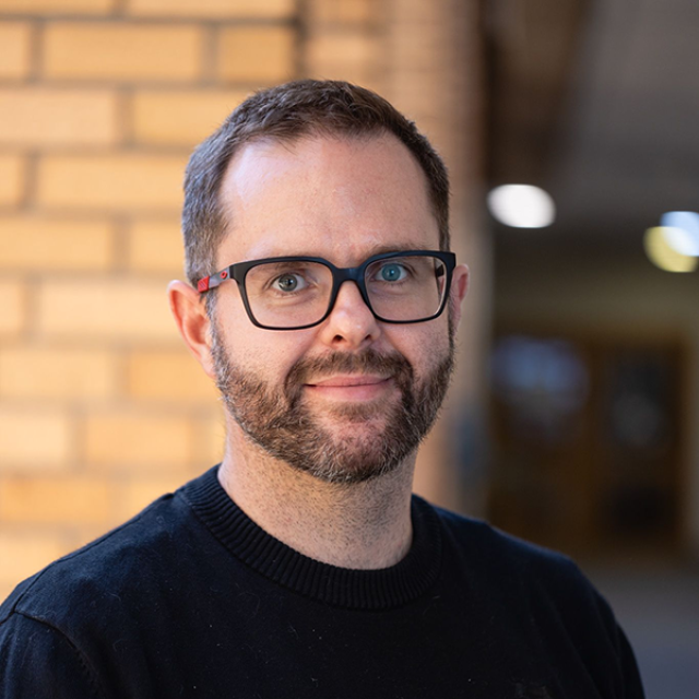 Dr Meyer van den Berg 