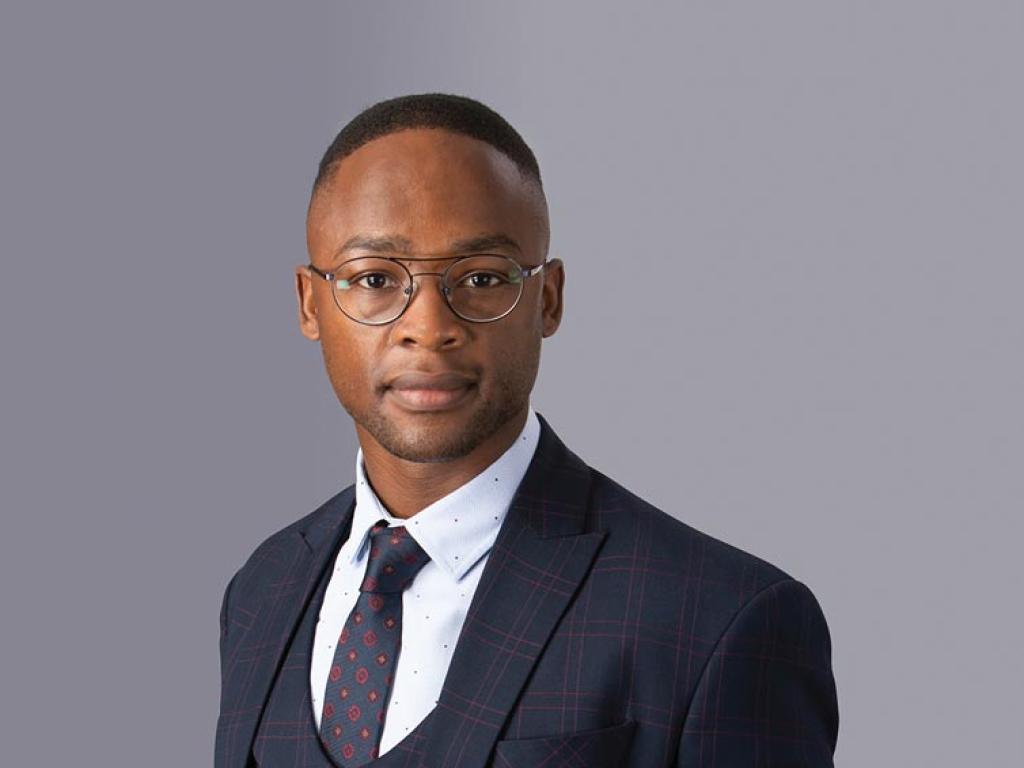 Khoro Makesha, attorney